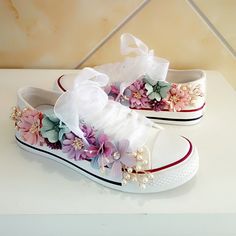 Bridal_Converse_Sneakers.jpg - 9.21 kB