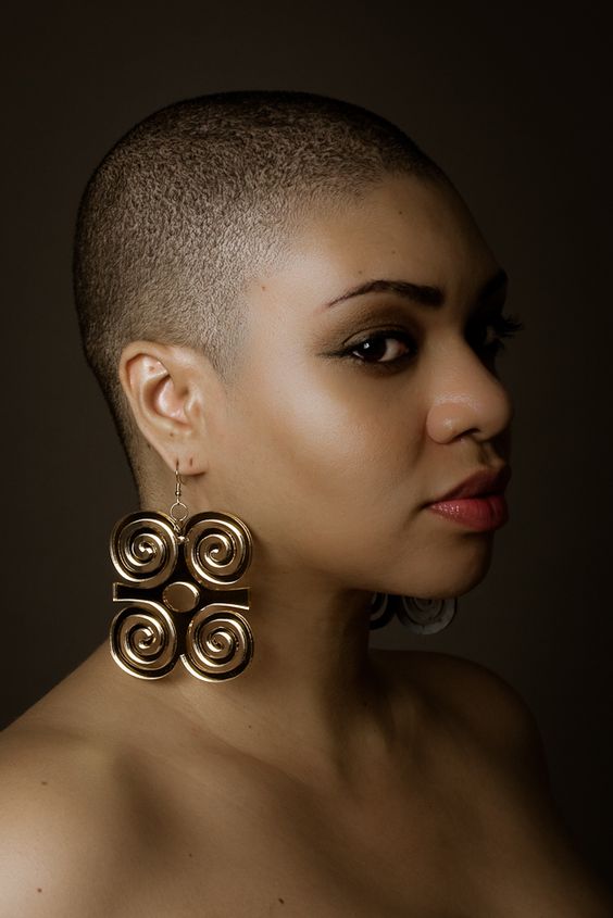 18 Bold and Beautiful Bald Hairstyles for Women - Sunika Traditional  African Clothes