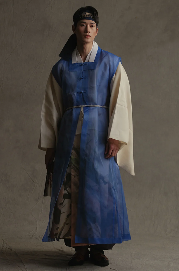 50 Types of Traditional Dress for Men Around the World - Sunika Magazine