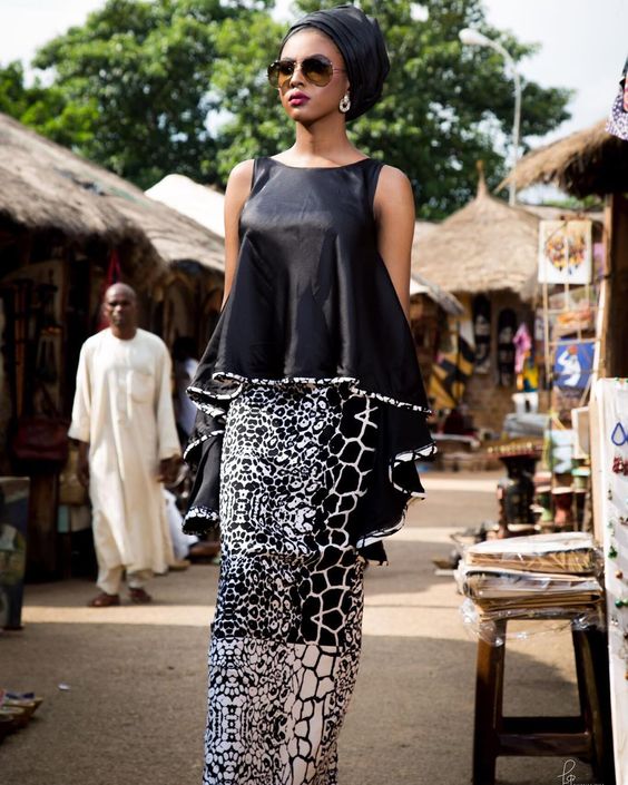 Black and White Sleevess Mother of the Bride Dress