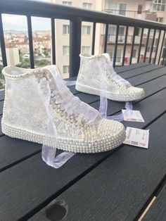 Beautiful_Wedding_Sneakers.jpg - 16.56 kB