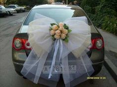 Car_deco_with_bow.jpg - 9.86 kB