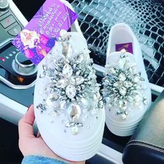 Custom_Bridal_Converse_Shoes.jpg - 18.02 kB