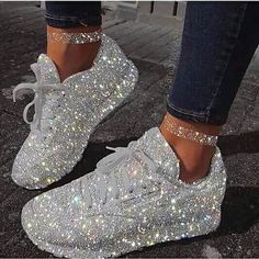 Custom_Bridal_Wedding_Takkies.jpg - 16.79 kB