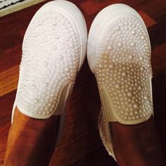 Glitter_Canvas_Shoes.jpg - 11.17 kB