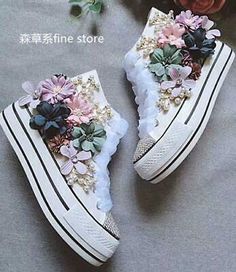 Wedding_sneakers_with_flowers.jpg - 17.89 kB