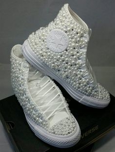 White_wedding_converse_shoes.jpg - 14.14 kB