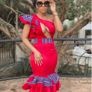 Sleeveless Red Venda Dress with crack Sleeveless Red Venda Dress with crack