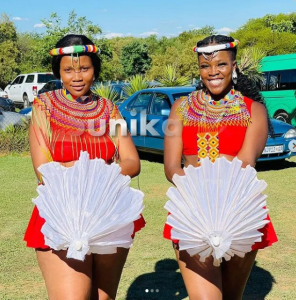 Zulu Bridesmaids with umbrellas