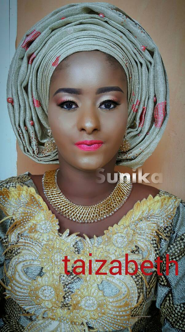 Beautiful Grey and Gold Nigerian Gele