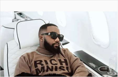 Rich Mnisi Sweater worn by Casper Nyovest